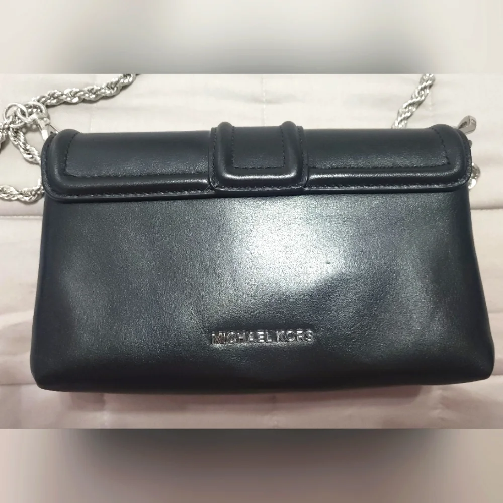 Micheal Kors leather chain strap bag - Picture 2 of 5